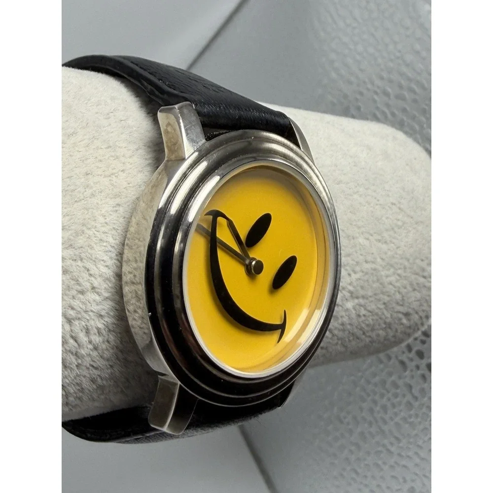 Joe Boxer 1995 Rotating Smiley Face Mens Watch 36mm 7.75